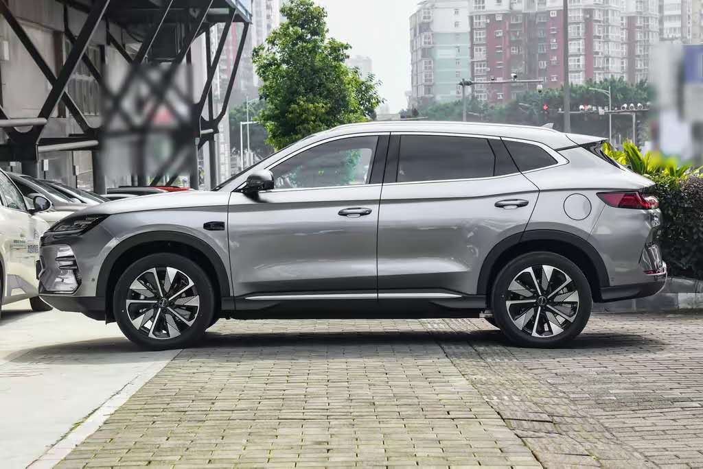 BYD Song PLUS 2025 BEV FWD FGT, 605km 87.04kWh LFP Battery, 5-seater V2